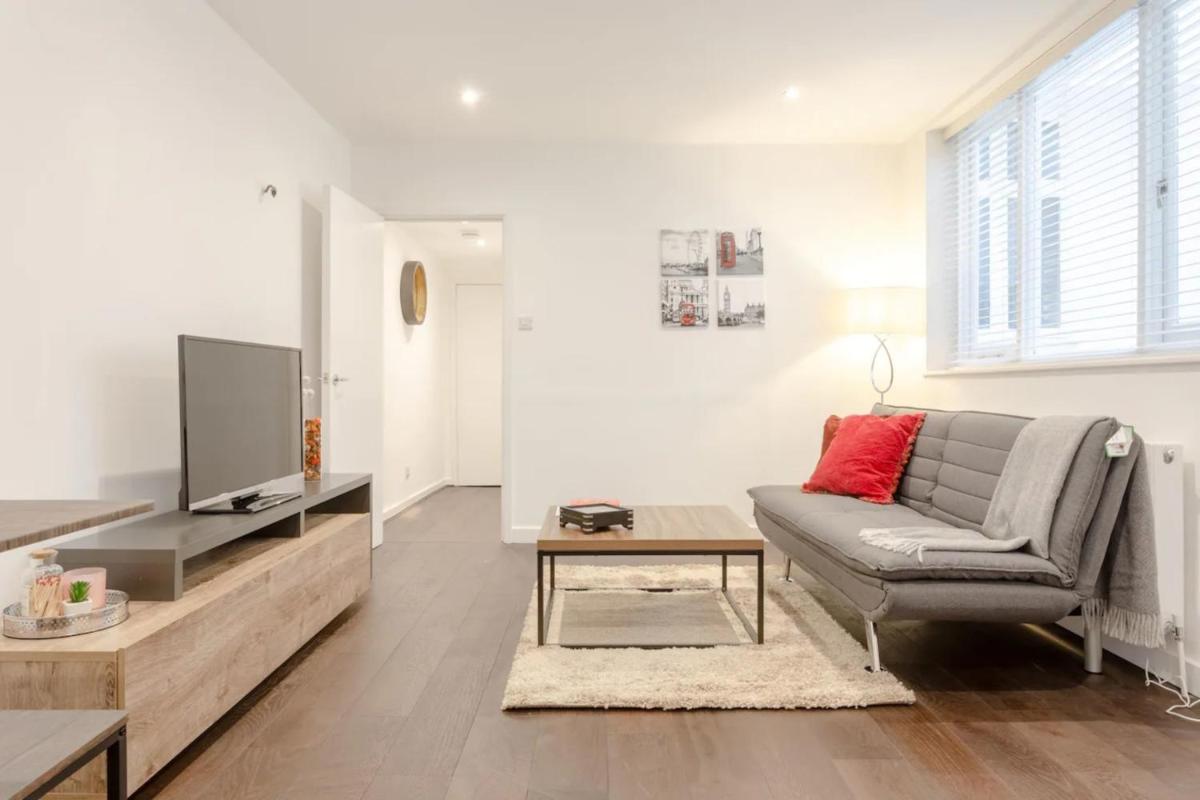 Modern Flat in the Heart of West London - main image