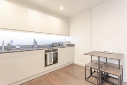 Modern Flat in the Heart of West London - image 19