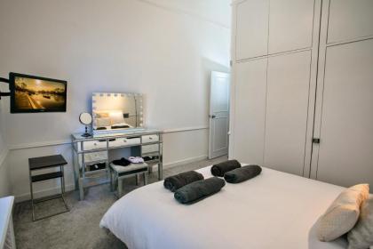 Finest Retreats - Chelsea Luxury Apartment - image 16