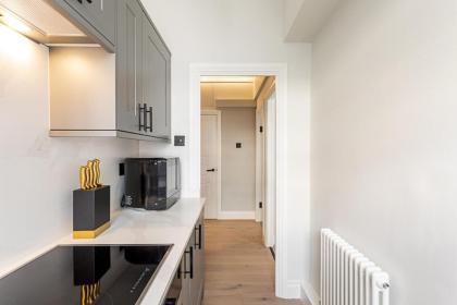 Modern Edgware Apartment - image 12