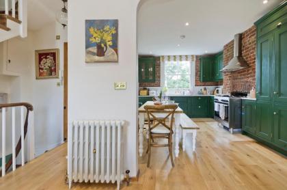 Delightful apartment in Brackenbury village near Hammersmith by UnderTheDoormat - image 19