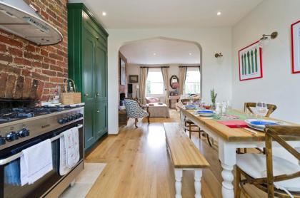 Delightful apartment in Brackenbury village near Hammersmith by UnderTheDoormat - image 20