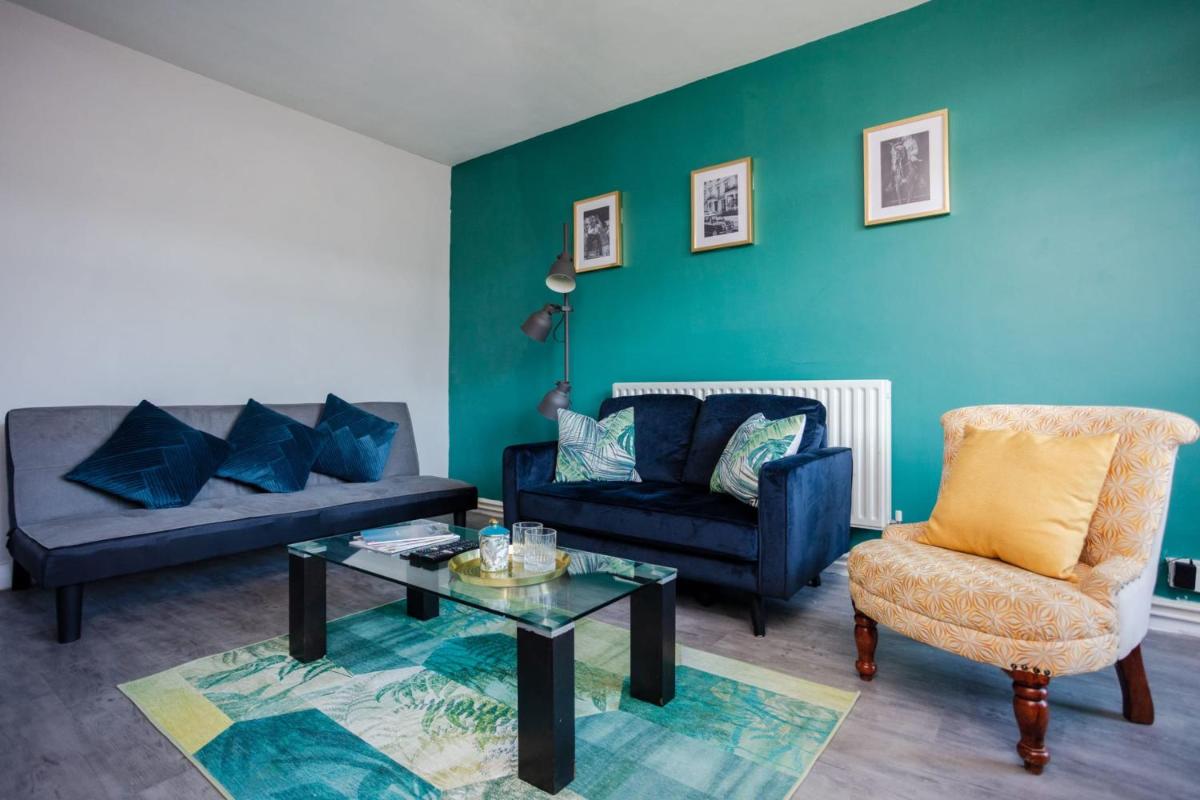 Spacious 3 Bedroom Flat in the Heart of Shoreditch - image 2