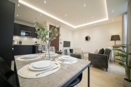 One & Two Bedroom Apartments near Holloway Train Station by Sojo - image 3