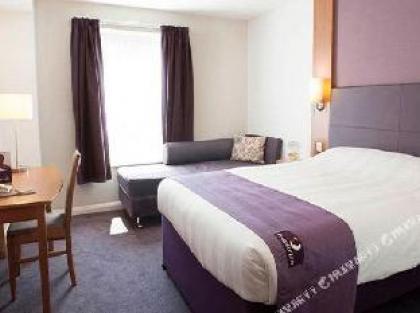 Premier Inn Dartford - image 9