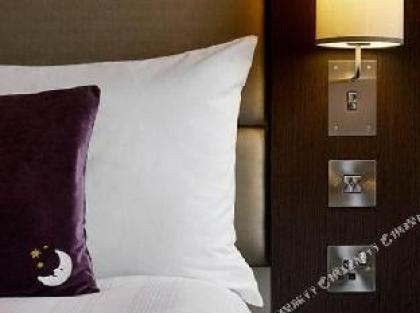 Premier Inn London Tottenham Hale - image 11