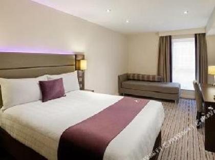 Premier Inn London Tottenham Hale - image 9