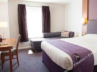 Premier Inn London Ealing - main image