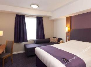 Premier Inn London Ealing - image 2