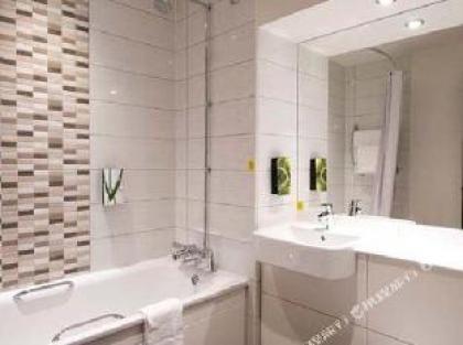 Premier Inn London Clapham - image 10