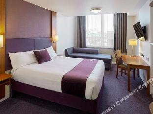 Premier Inn London Hanger Lane - image 7