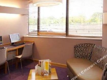 Premier Inn London Hanger Lane - image 9