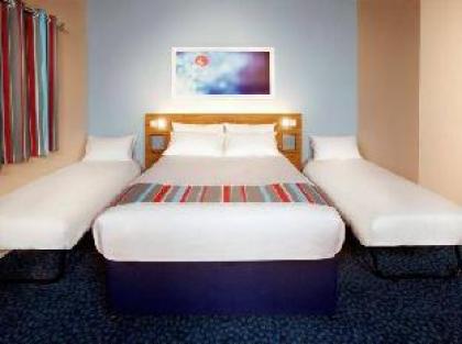 Travelodge London Excel Hotel - image 4