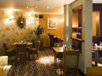 Premier Inn London Kensington - image 12