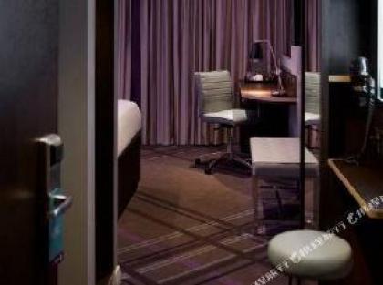 Premier Inn London Kensington - image 17