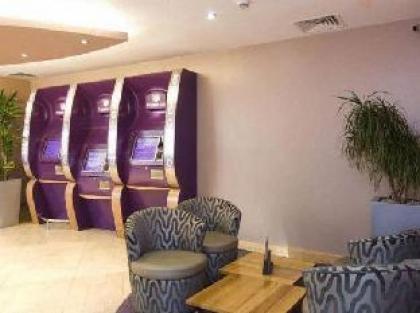 Premier Inn London Kensington - image 2