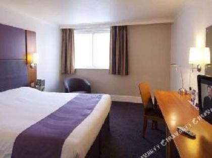 Premier Inn London Harrow - image 13