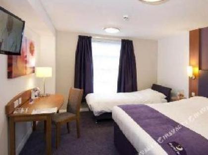 Premier Inn Epsom Central - image 4