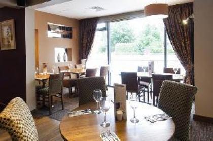 Premier Inn London Richmond - image 12