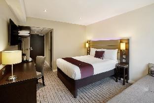 Premier Inn London Sutton - main image