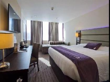 Premier Inn London Farringdon (Smithfield) - image 9