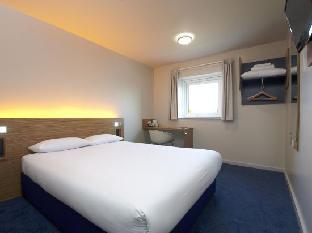 Travelodge London Park Royal Hotel - image 7