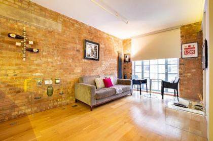 Central Soho Loft with A C & Concierge - image 7