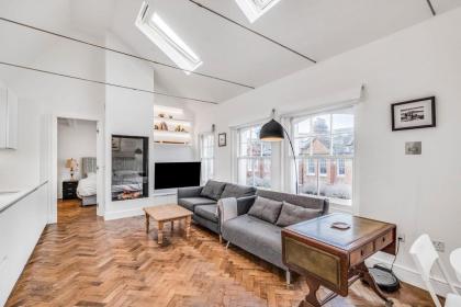 GuestReady - Modern Flat in Fulham - image 14