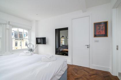 GuestReady - Modern Flat in Fulham - image 17