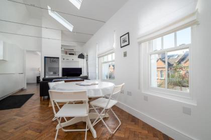 GuestReady - Modern Flat in Fulham - image 7