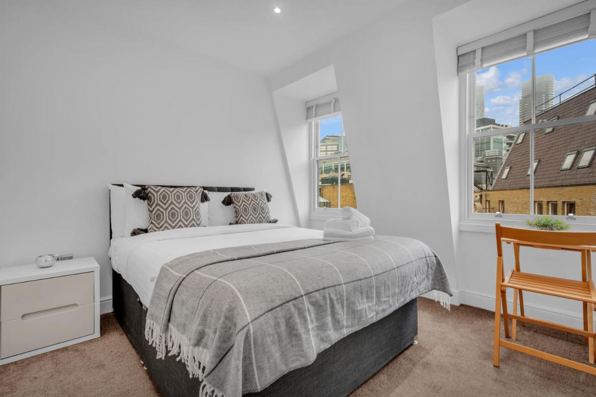 Two Bedroom Serviced Apartment in Artillery Lane - main image