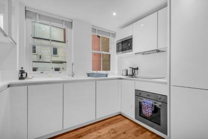 Two Bedroom Serviced Apartment in Artillery Lane - image 12