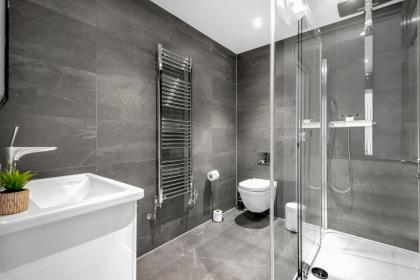 Two Bedroom Serviced Apartment in Artillery Lane - image 14