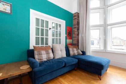 Central 2 Bedroom Apartment near Old Street - image 3