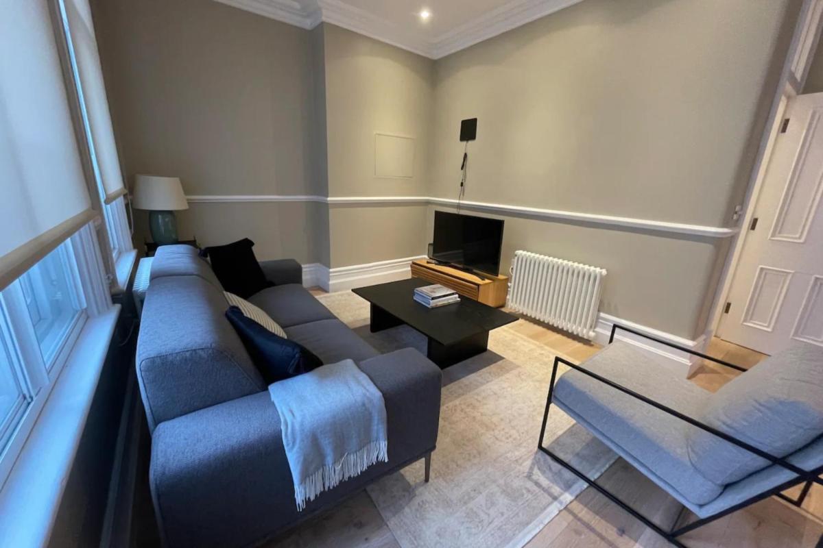 Central 1 Bedroom Apartment in Farringdon - main image