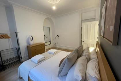 Central 1 Bedroom Apartment in Farringdon - image 12