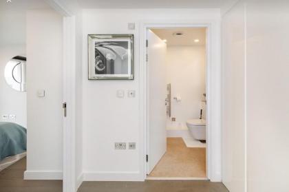 Premier 3 Bed Apartment - image 12