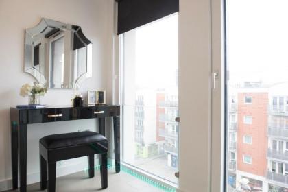 Premier 3 Bed Apartment - image 8