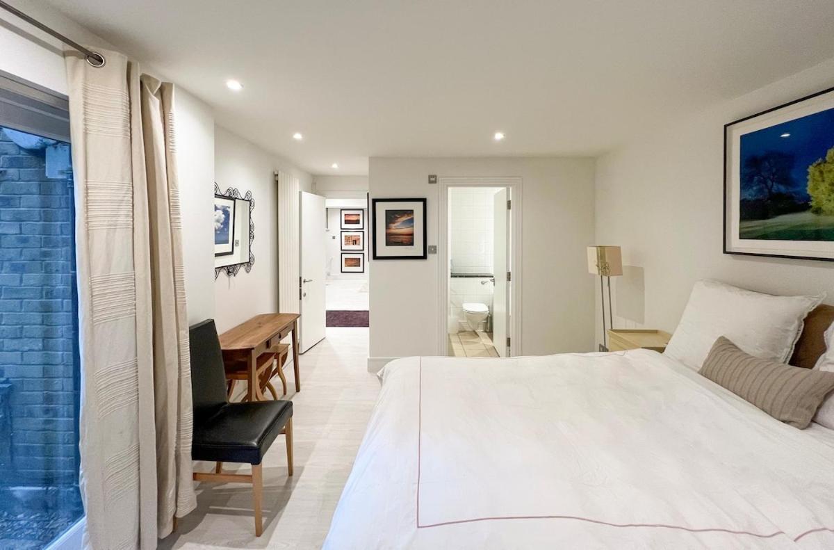 Discounted Two Bed Apartment In The Heart Of Soho - main image