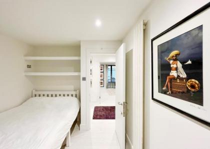 Discounted Two Bed Apartment In The Heart Of Soho - image 2