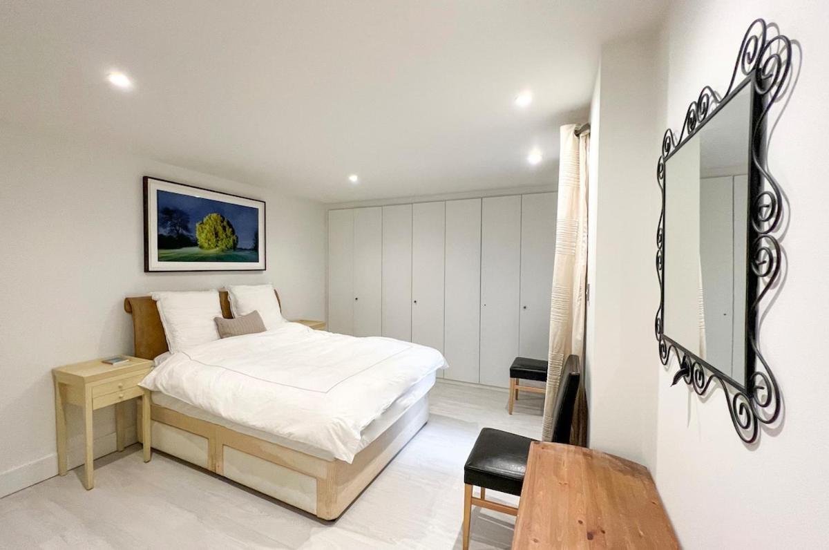 Discounted Two Bed Apartment In The Heart Of Soho - image 5