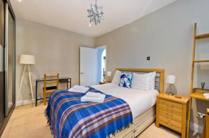 Delightful apartment in prime location near Hampstead Heath by UnderTheDoormat - image 12