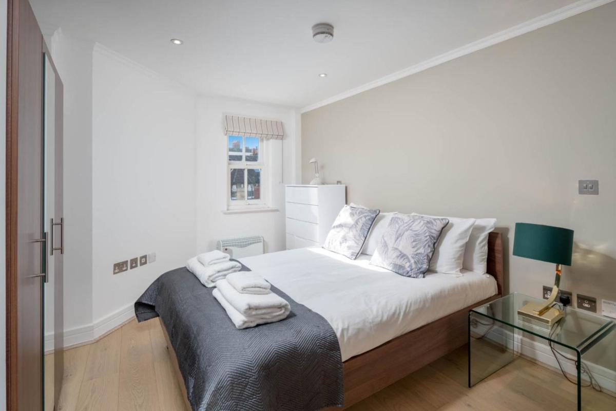 Bright 1 Bed Sleeps 4 Barons Court 7m to Tube - image 7