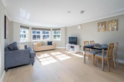 Bright 1 Bed Sleeps 4 Barons Court 7m to Tube - image 8