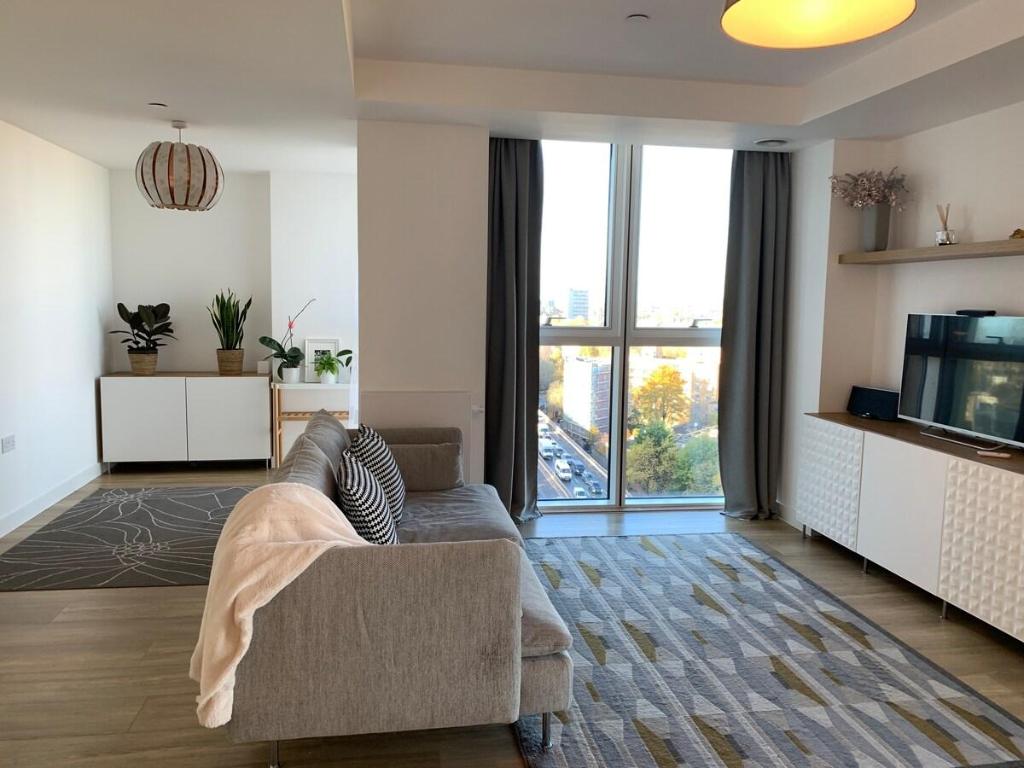 Big Central Apartment Close to Hyde Park! - main image