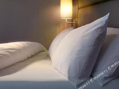 Premier Inn London St Pancras - image 3