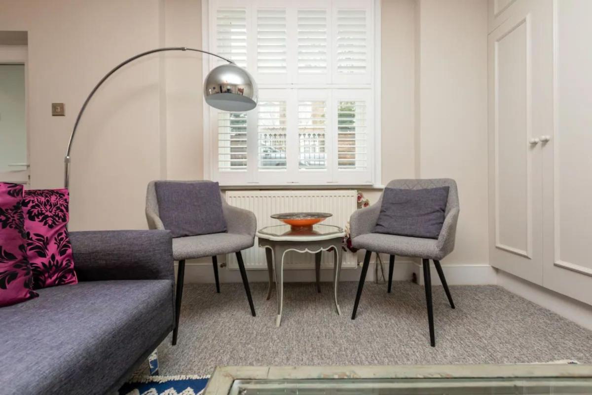 Spacious 1 Bedroom Garden Flat near King's Road - image 2