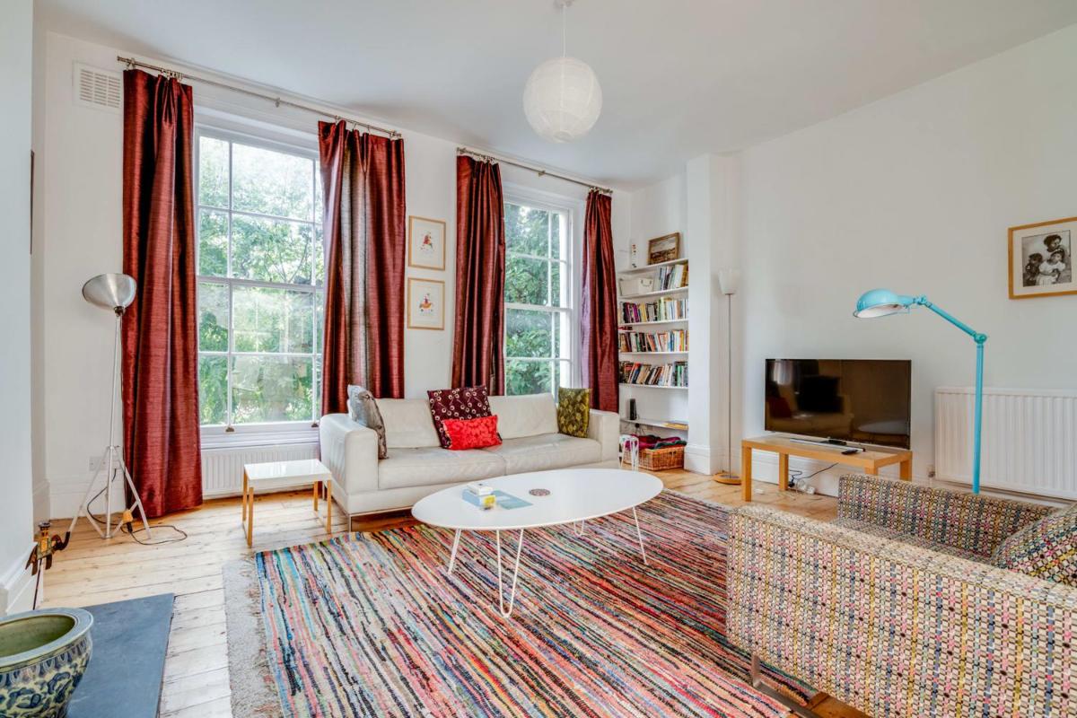 Bright Two Bedroom Apartment Near Vibrant Camden Town - image 5