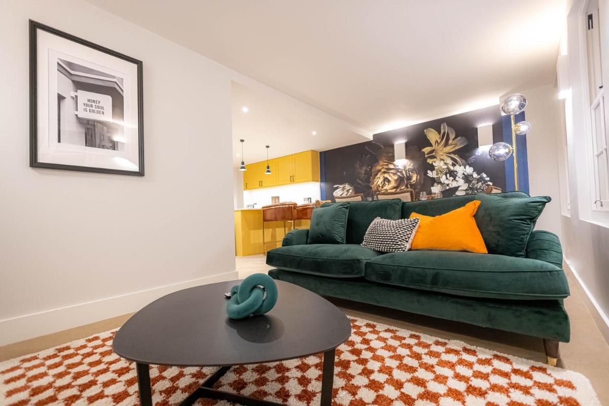 Three Bedroom Apartments near Spitalfields Market and Tube Station - main image