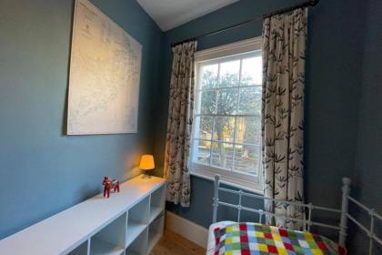 Beautiful 4 Bedroom Family Home in Clerkenwell - image 19